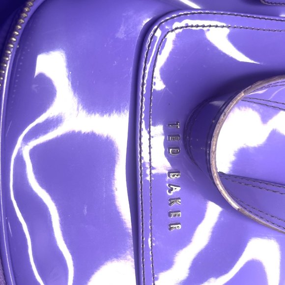 Ted Baker Lilac Patent Leather Handbag – Vintage 2000s – Excellent Condition - Picture 4 of 12